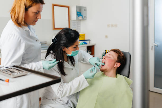 Best Emergency Tooth Extraction in Glenview, IL